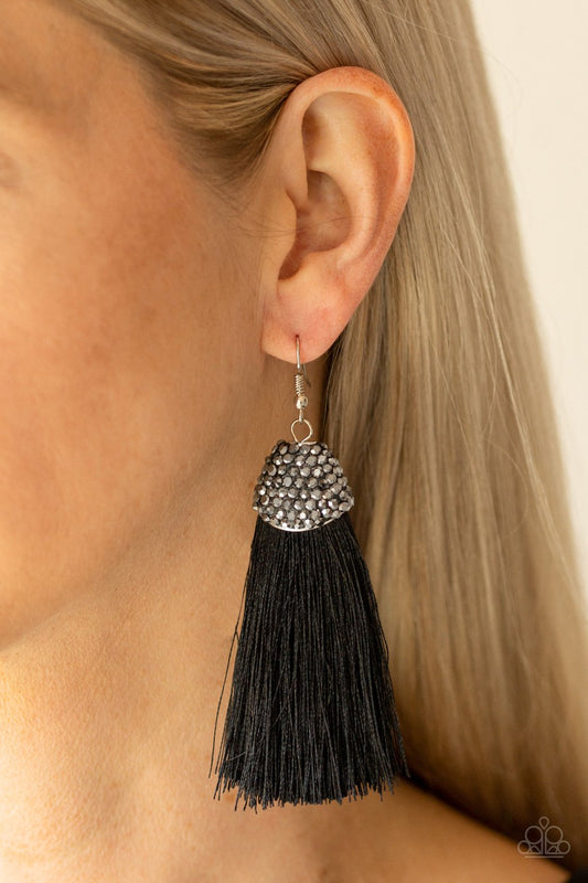 Razzle Riot-black-Paparazzi earrings