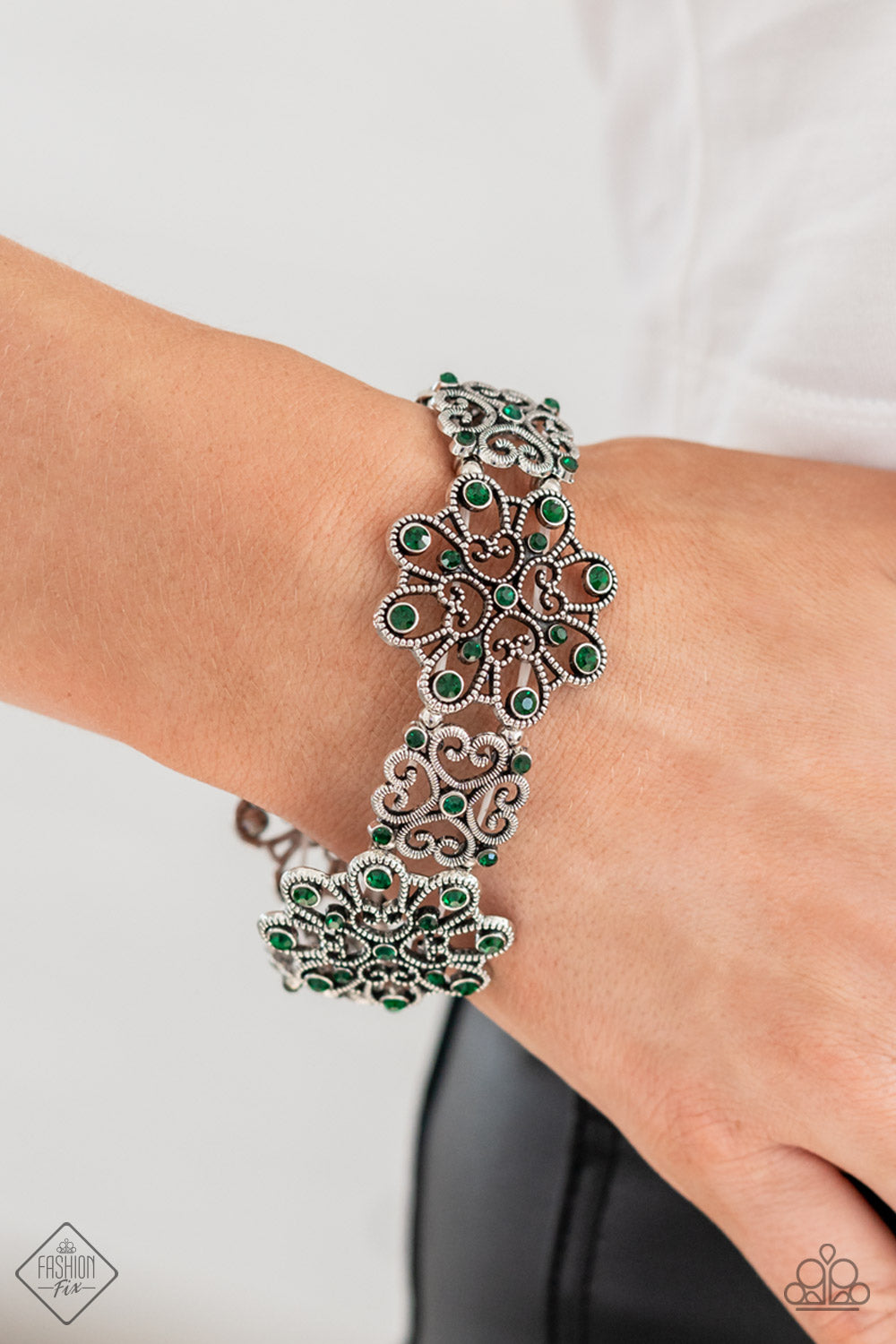 Regal Recognition - green - Paparazzi bracelet