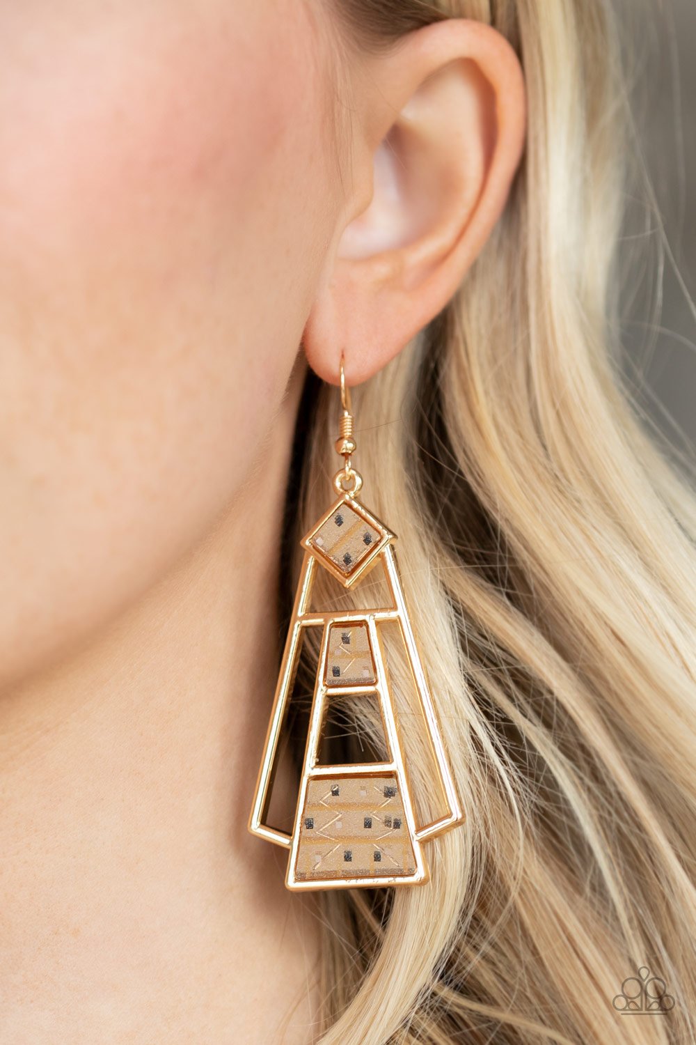 Retro Minimalist - gold - Paparazzi earrings