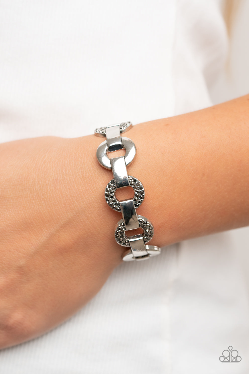 Revolutionary Romantic - silver - Paparazzi bracelet