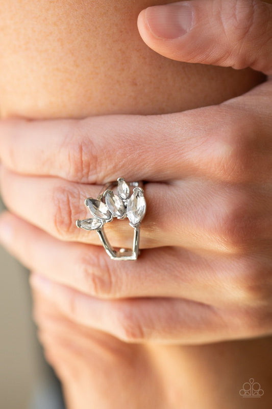 Rhinestone Stunner-white-Paparazzi ring
