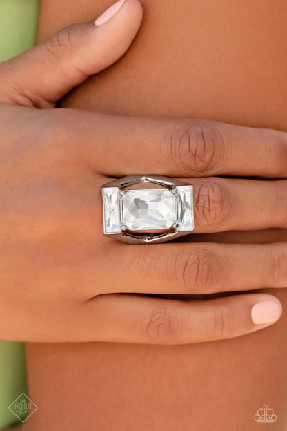 Right As CHAIN - white - Paparazzi ring