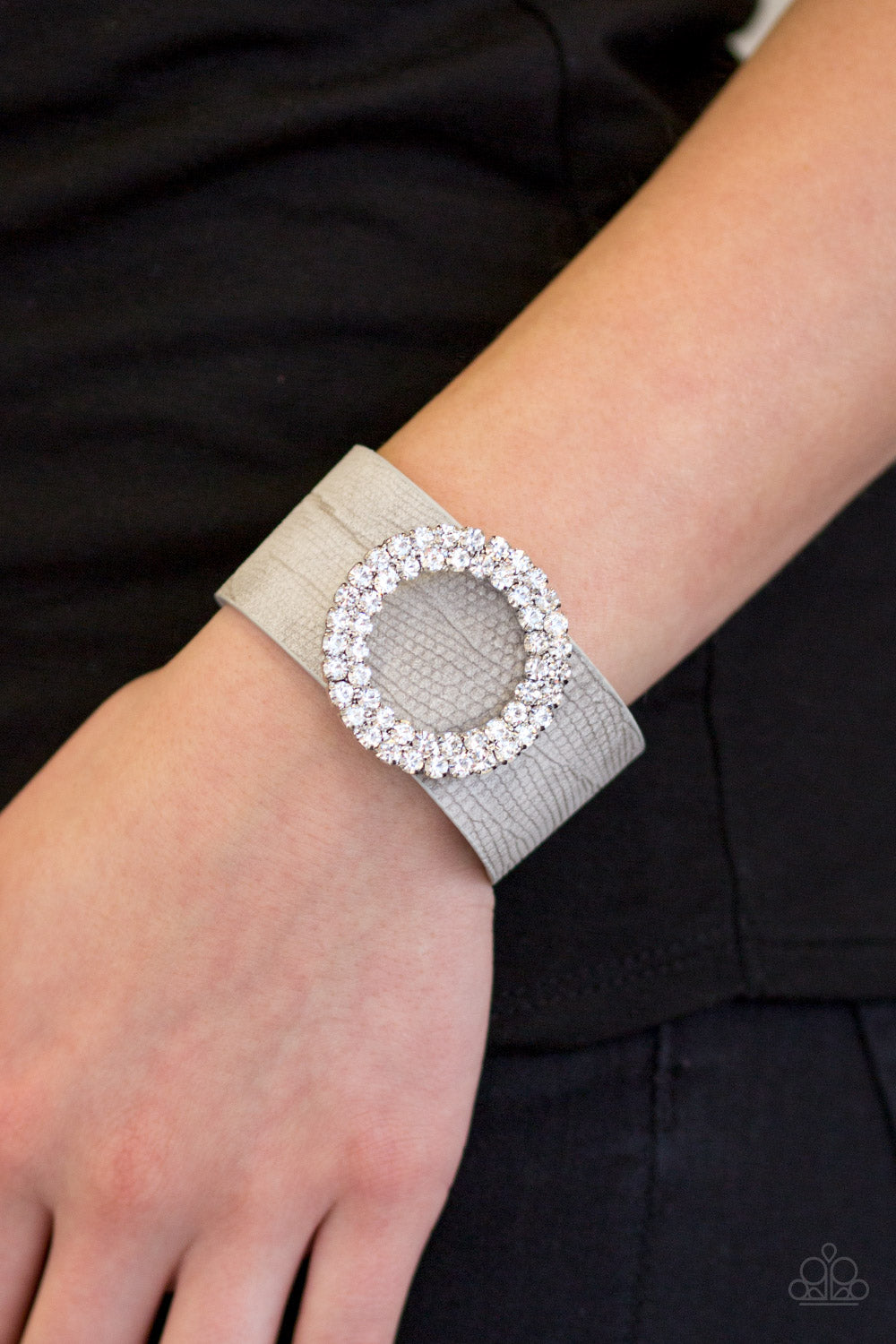 Ring in the Bling - silver - Paparazzi bracelet