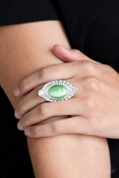 Riviera Royalty - green - Paparazzi ring
