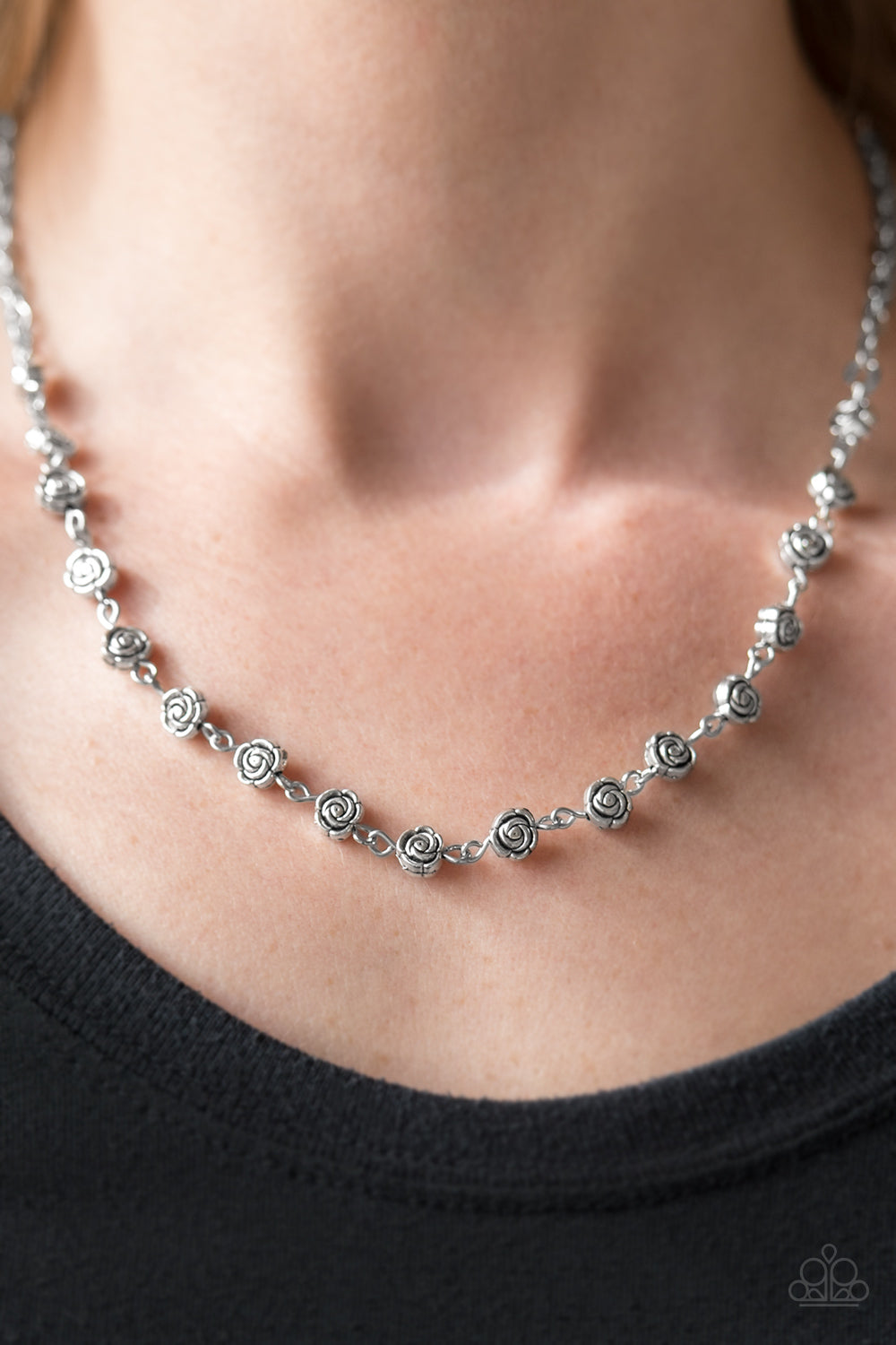 Roadside Rose - silver - Paparazzi necklace