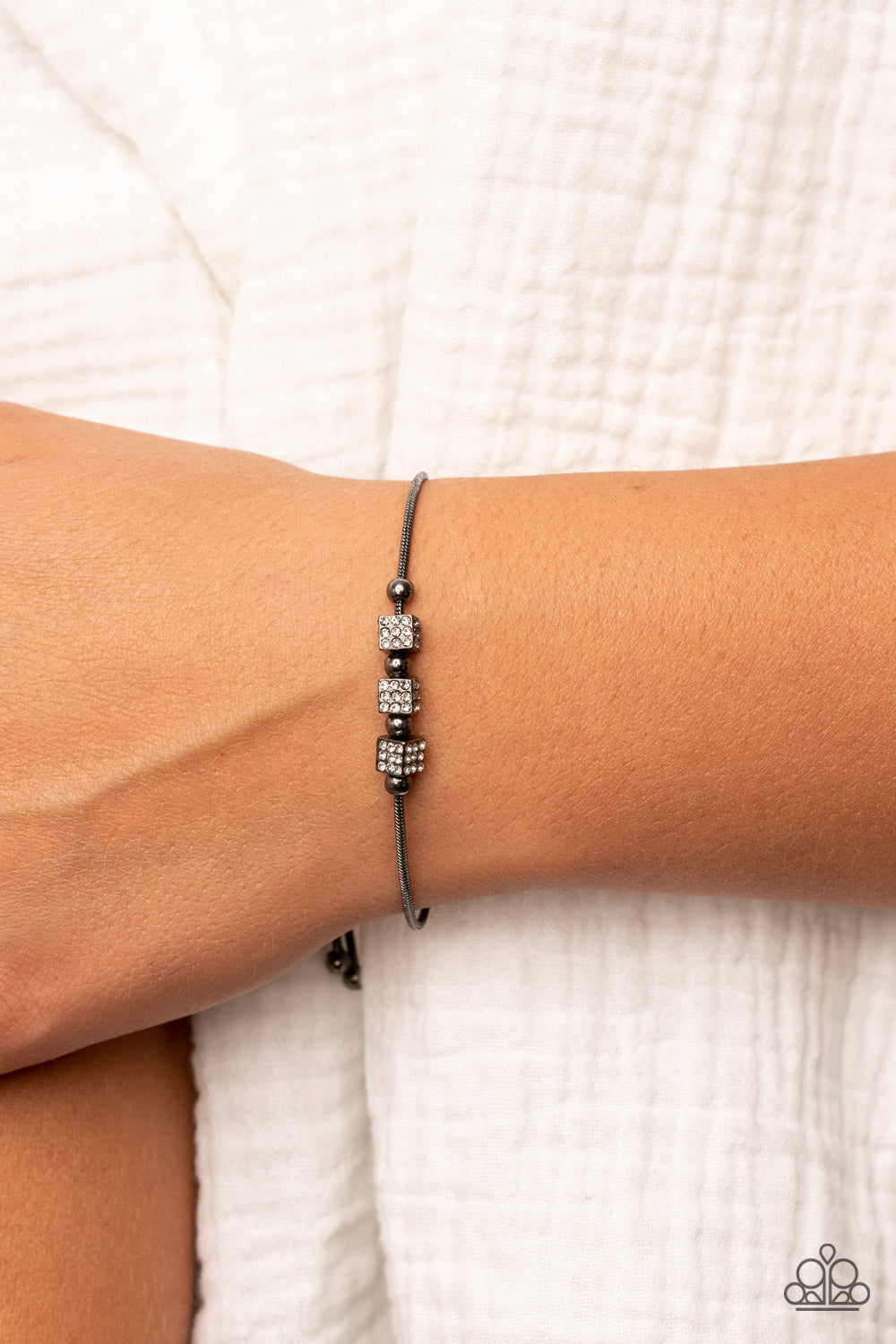 Roll Out the Radiance - black - Paparazzi bracelet