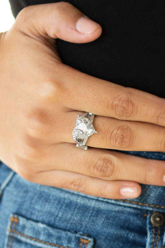 Romantic Reverie - white - Paparazzi ring