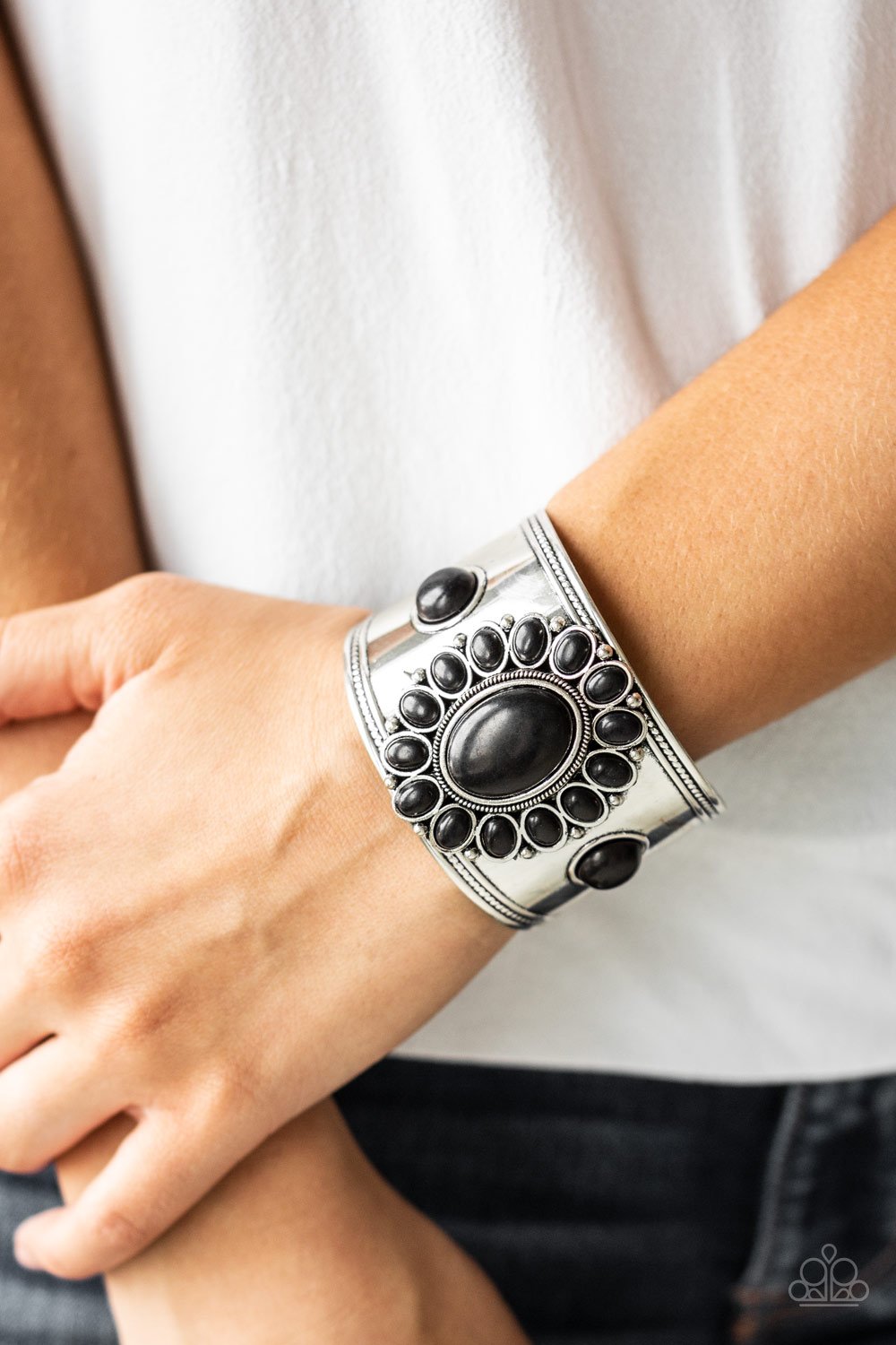 Room to Roam-black-Paparazzi bracelet