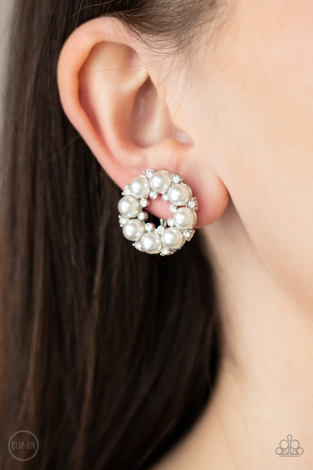 Roundabout Ritz - white - Paparazzi CLIP ON earrings