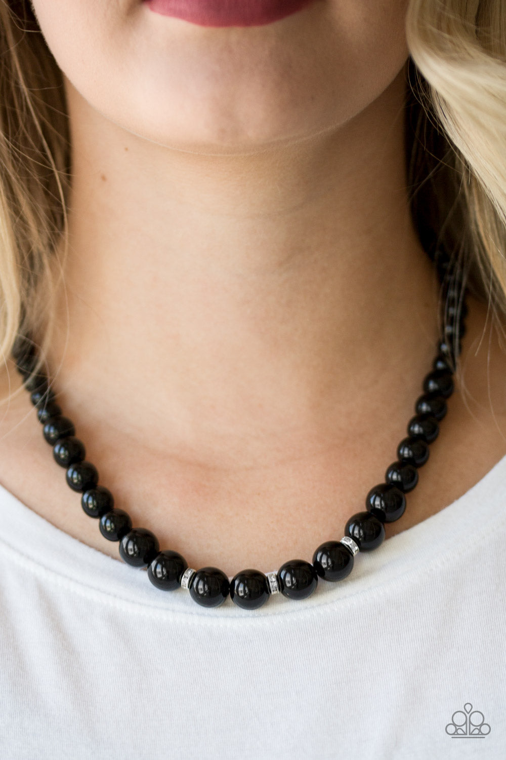 Royal Romantic - black - Paparazzi necklace