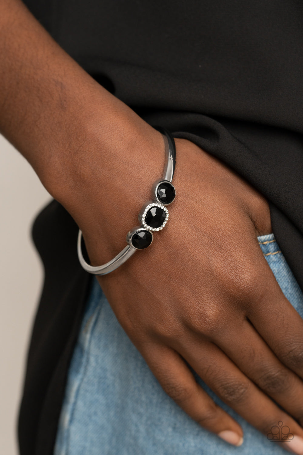 Royal Demands - black - Paparazzi bracelet