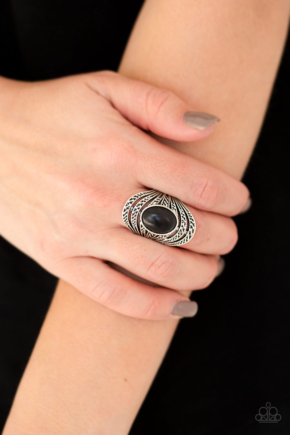 Royal Roamer-black-Paparazzi ring