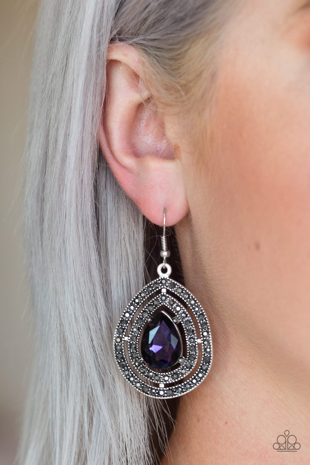 Royal Squad - purple - Paparazzi earrings