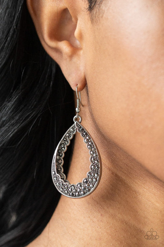 Royal Treatment - silver - Paparazzi earrings