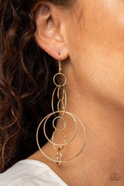 Running Circles Around You - gold - Paparazzi earrings