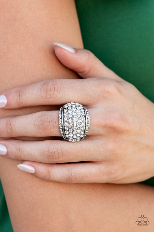 Running OFF SPARKLE - white - Paparazzi ring