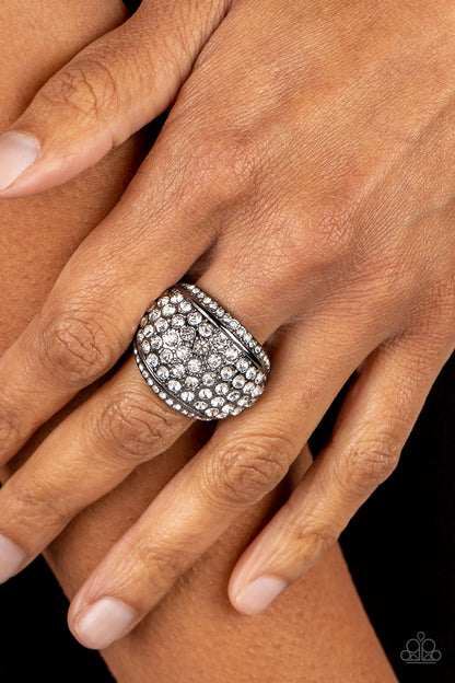 Running OFF SPARKLE - black - Paparazzi ring