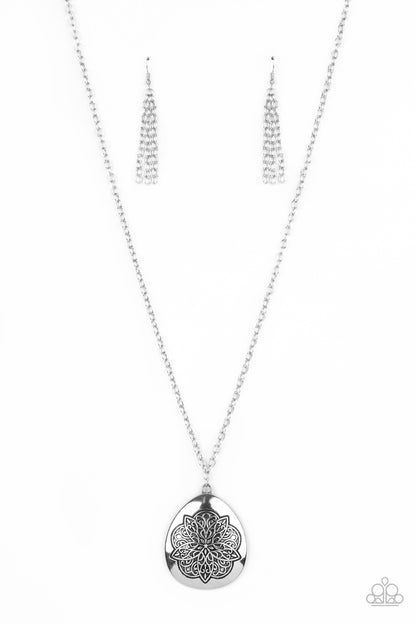 Rustic Renaissance - silver - Paparazzi necklace