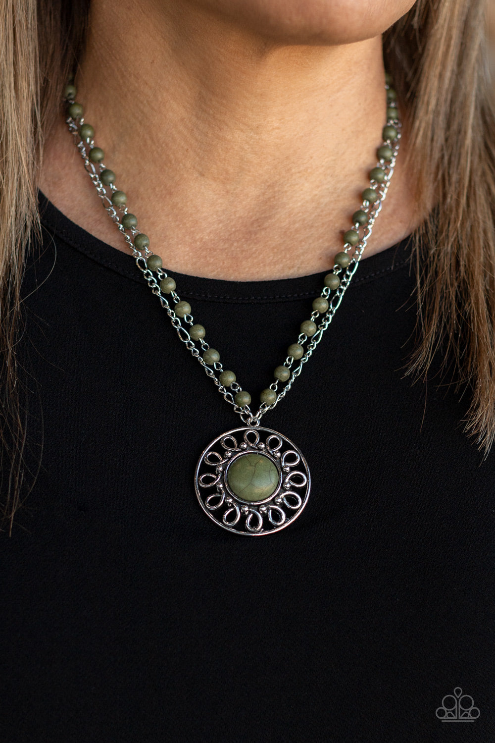 Sahara Suburb - green - Paparazzi necklace