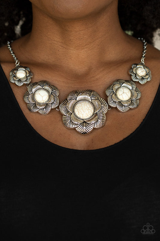 Santa Fe Hills - white - Paparazzi necklace
