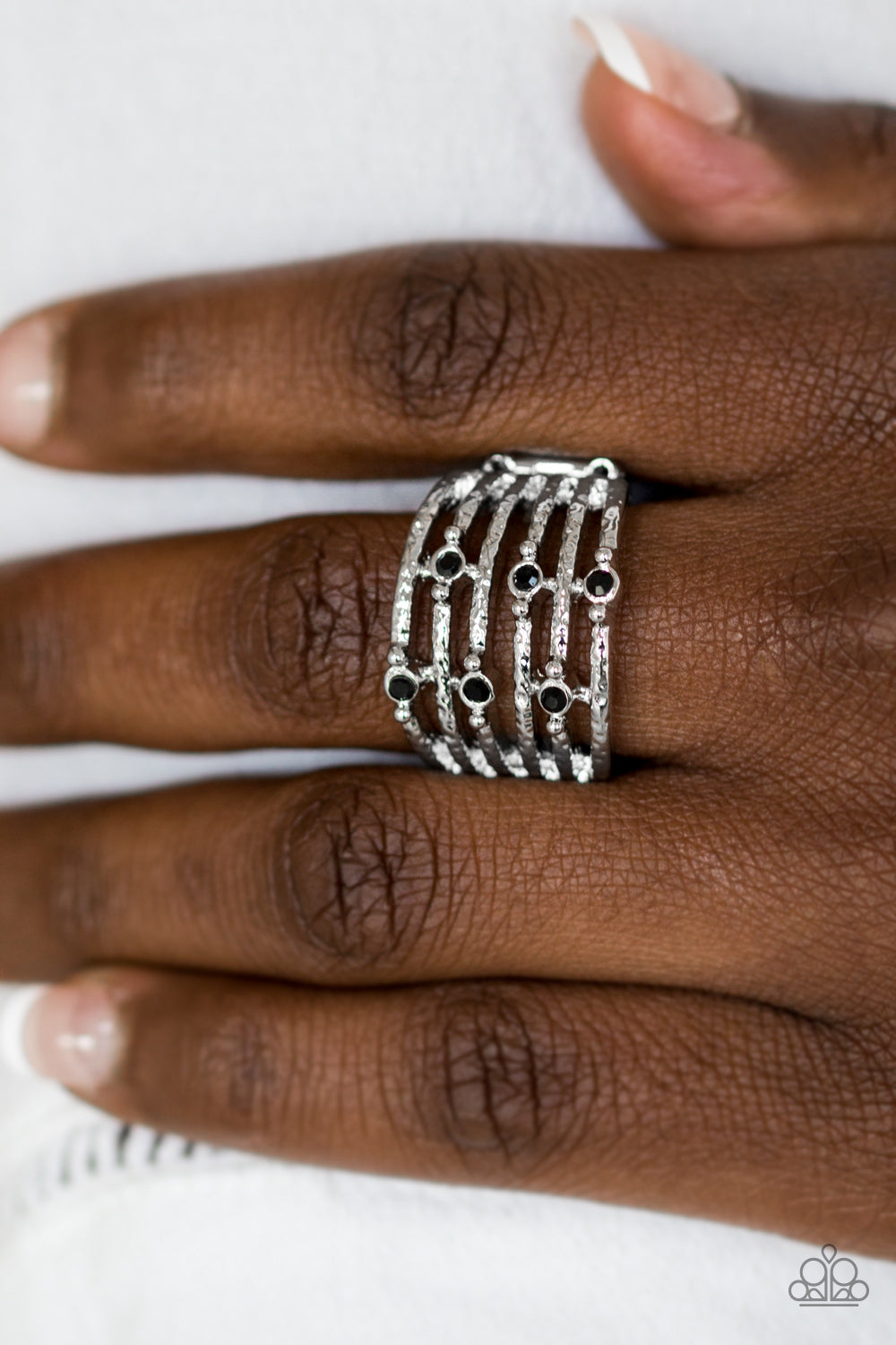 Scale Up - black - Paparazzi ring