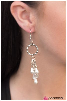 Sealed with a Kiss - Paparazzi earrings