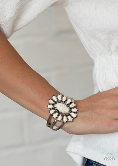 Sedona Spring - white - Paparazzi bracelet