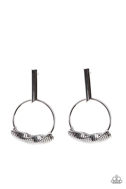 Set Into Motion - black - Paparazzi earrings