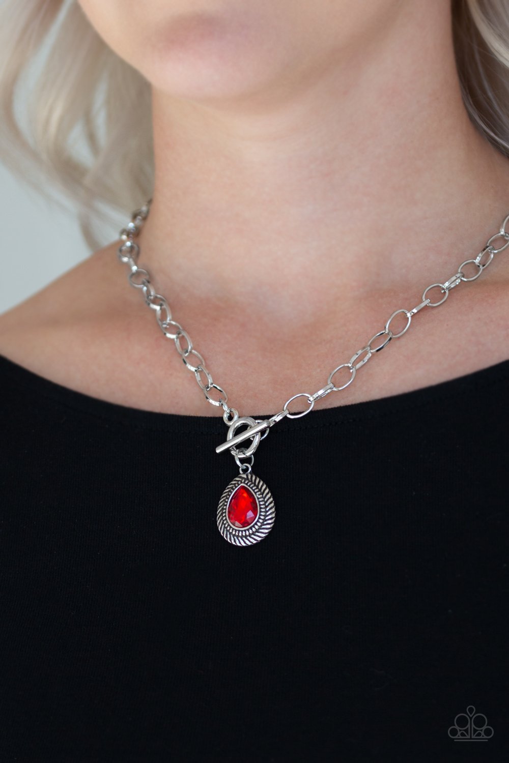 Sheen Queen-red-Paparazzi necklace