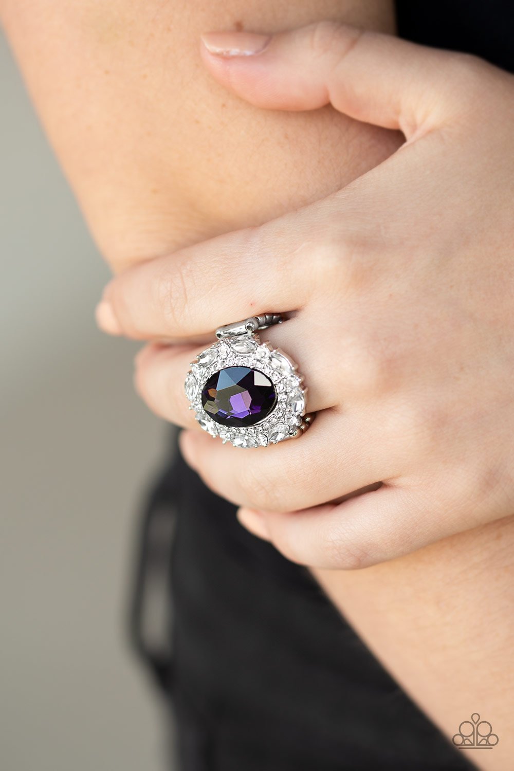 Show Glam-purple-Paparazzi ring