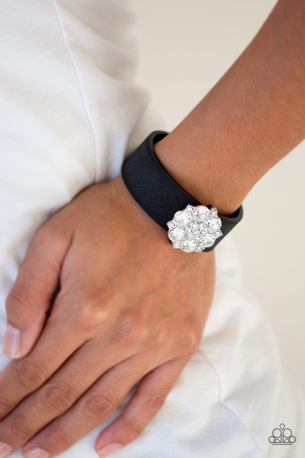 Show Stopper-black-Paparazzi bracelet