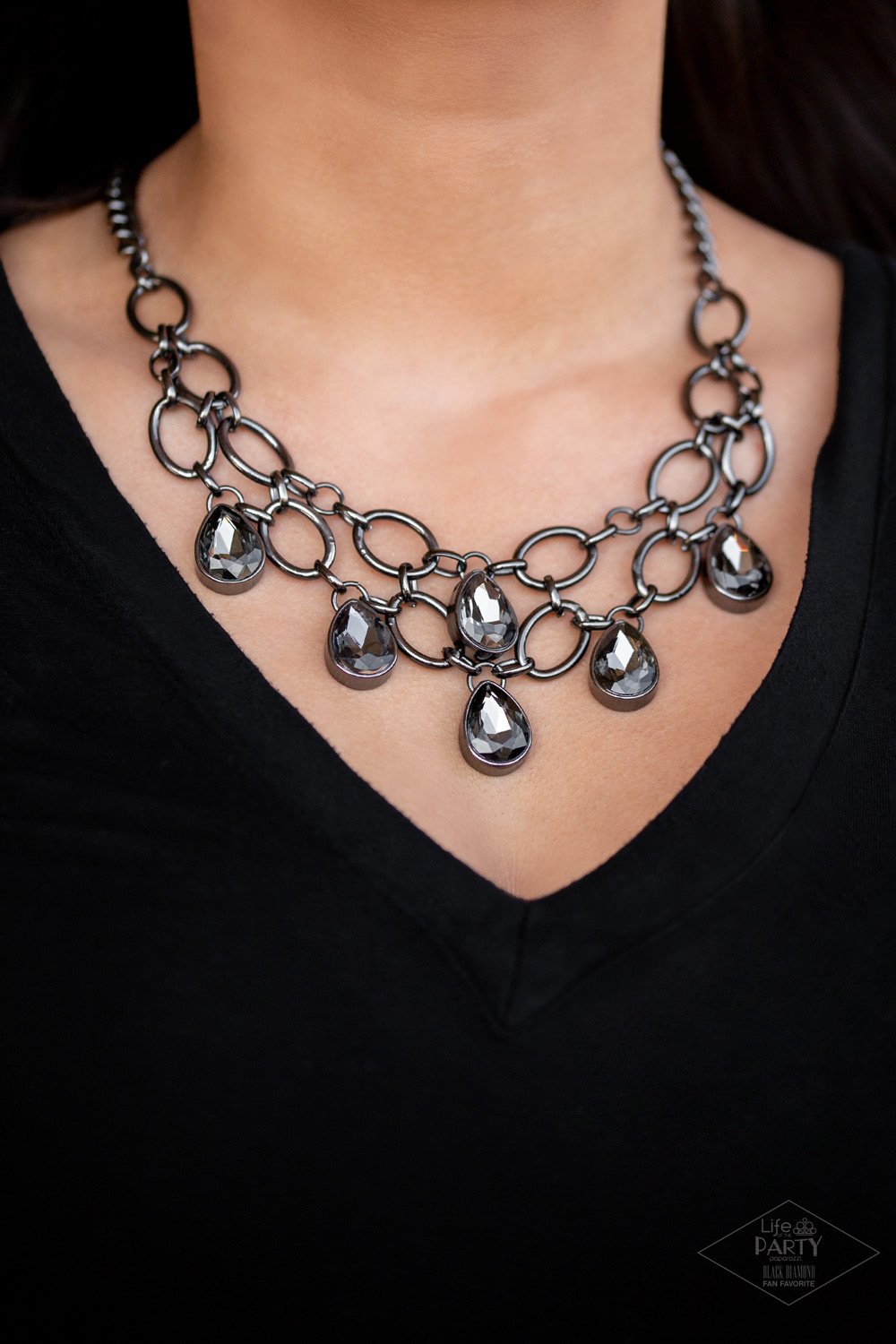 Show Stopping Shimmer-black-Paparazzi necklace