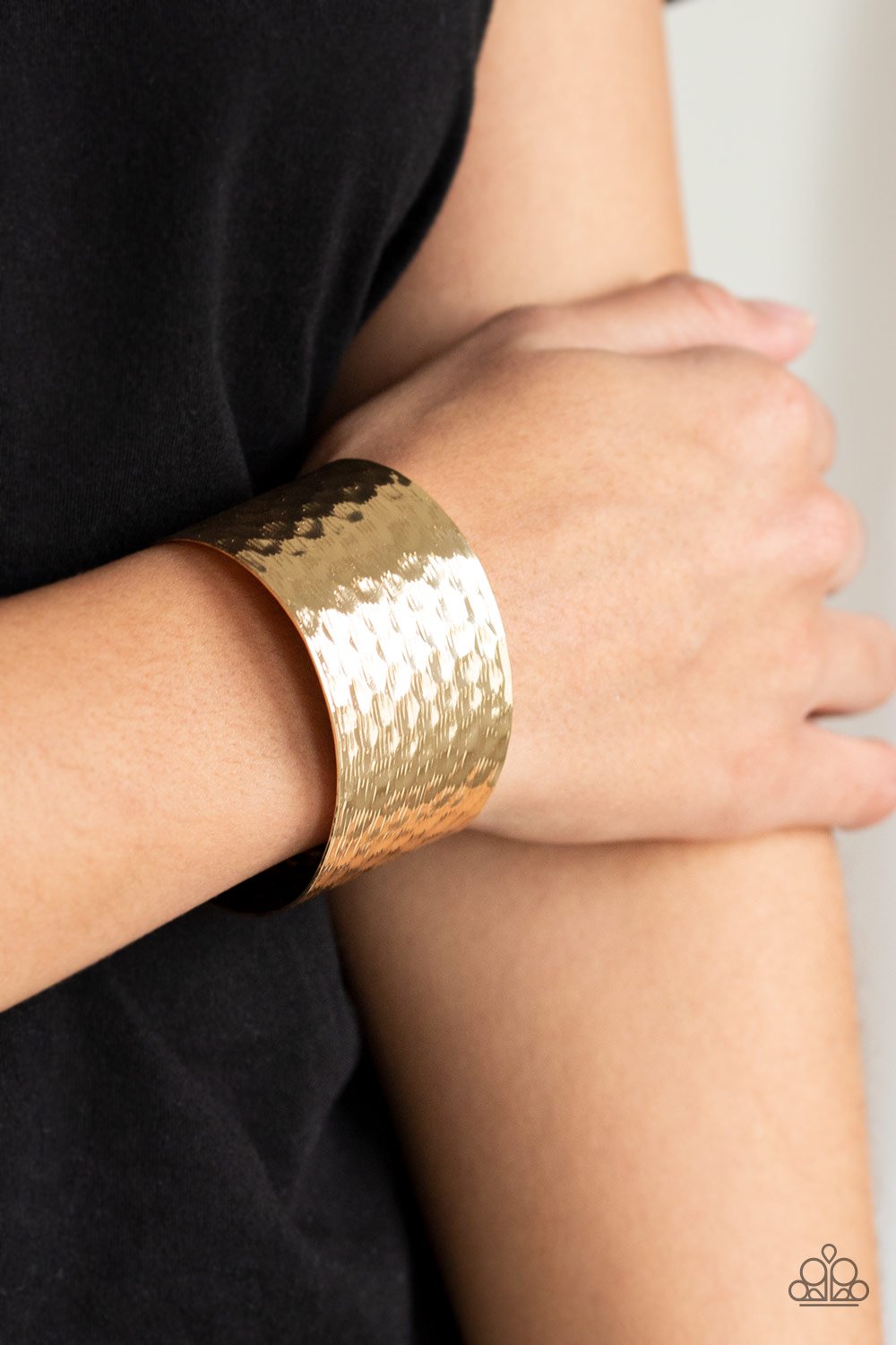 Simmering Shimmer-gold-Paparazzi bracelet