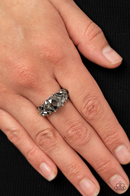 Smooth Smolder - silver - Paparazzi ring