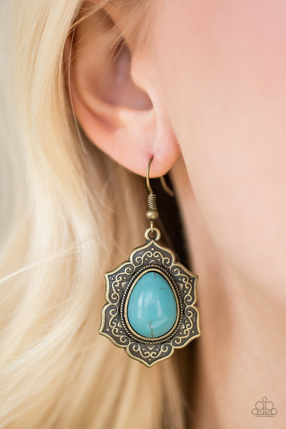 So Santa Fe - brass - Paparazzi earrings