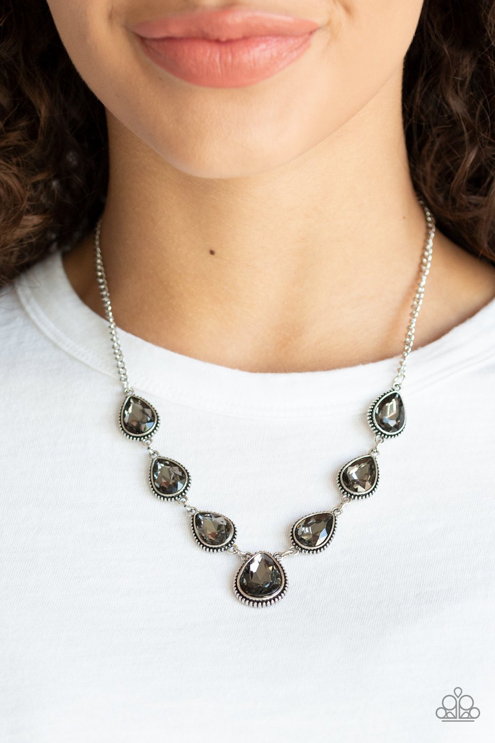 Socialite Social-silver-Paparazzi necklace