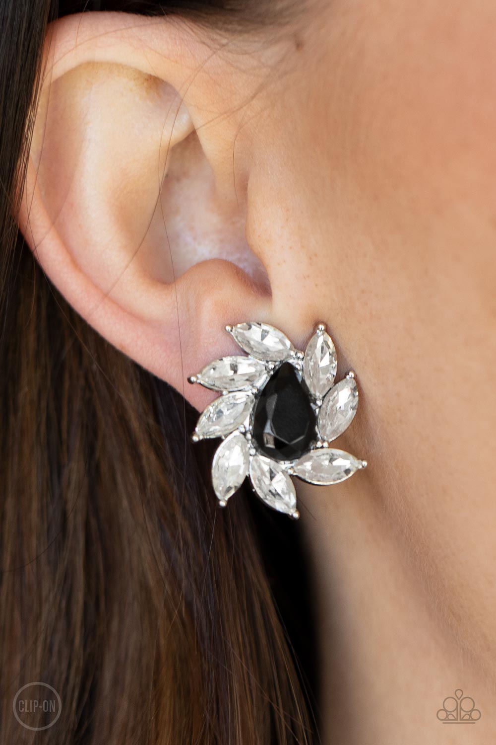 Sophisticated Swirl - black - Paparazzi CLIP ON earrings