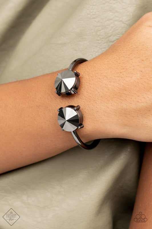 Spark and Sizzle - black - Paparazzi bracelet