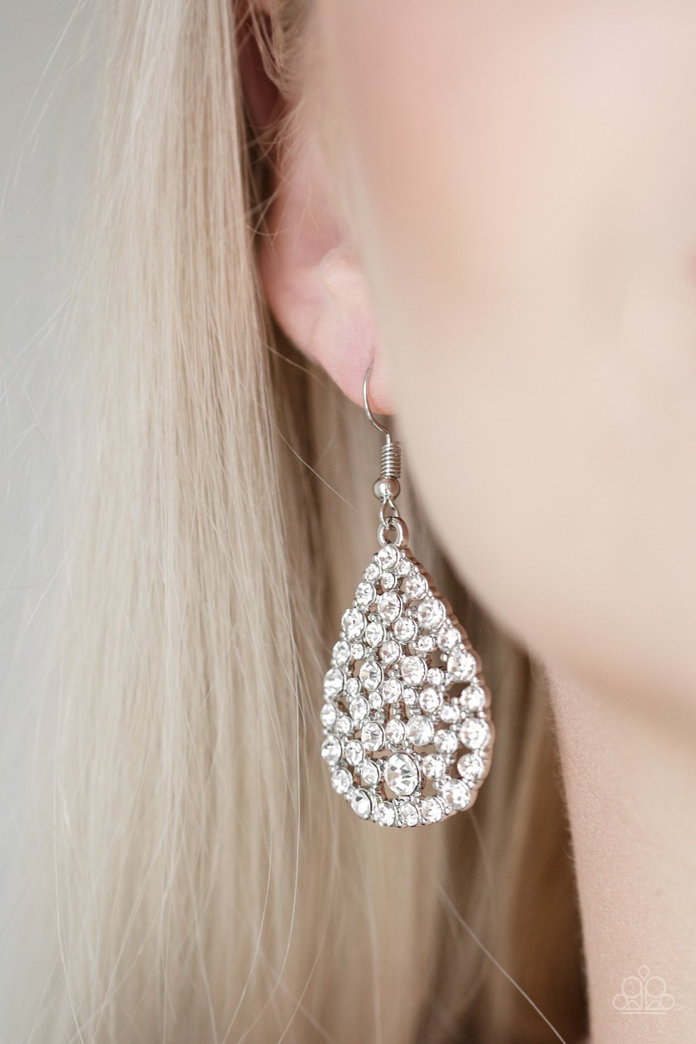 Sparkle Brighter - white - Paparazzi earrings