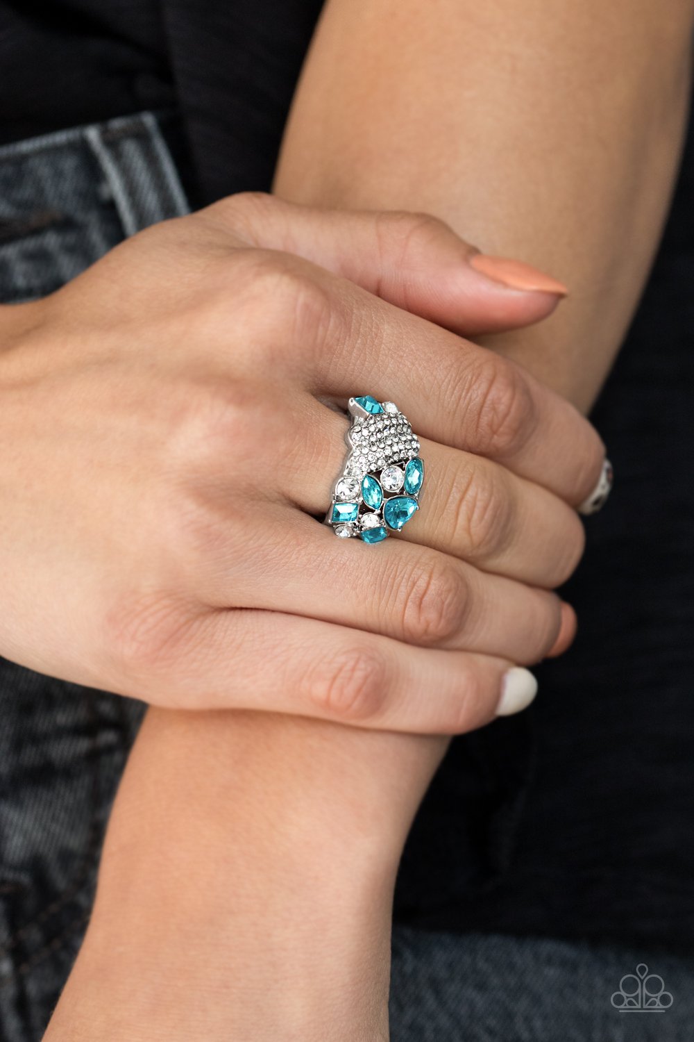 Sparkle Bust-blue-Paparazzi ring