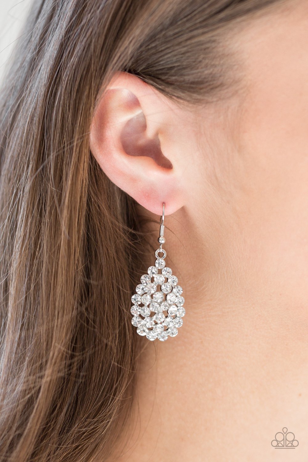 Sparkling Sparkle-NAIRE - white - Paparazzi earrings