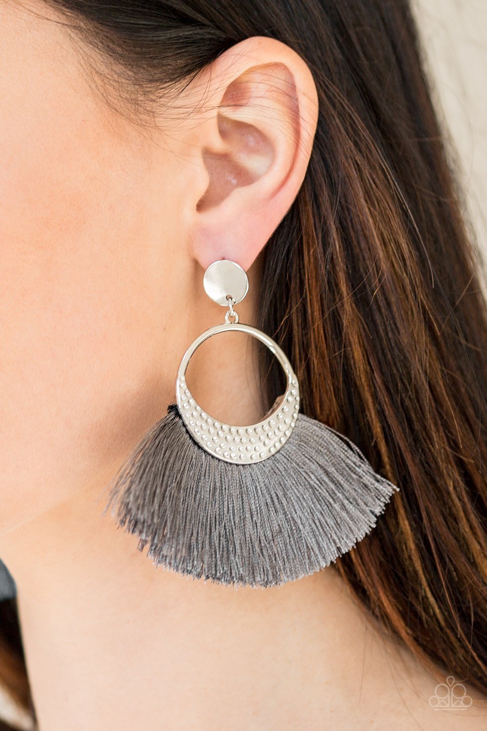 Spartan Spirit - silver - Paparazzi earrings