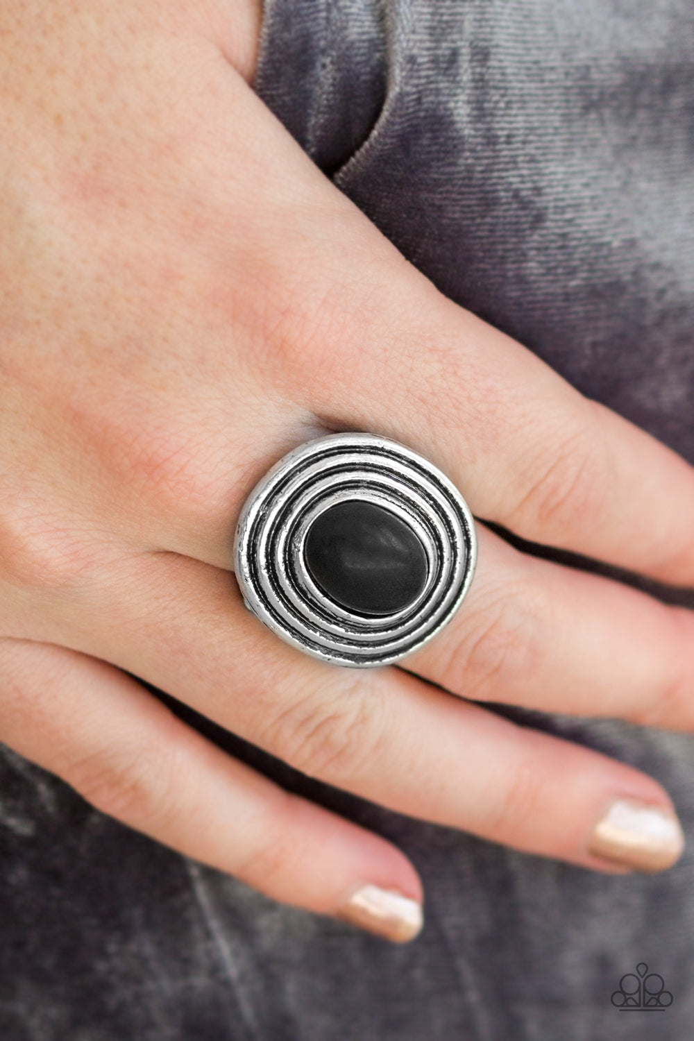 Spiraling Sands - black - Paparazzi ring