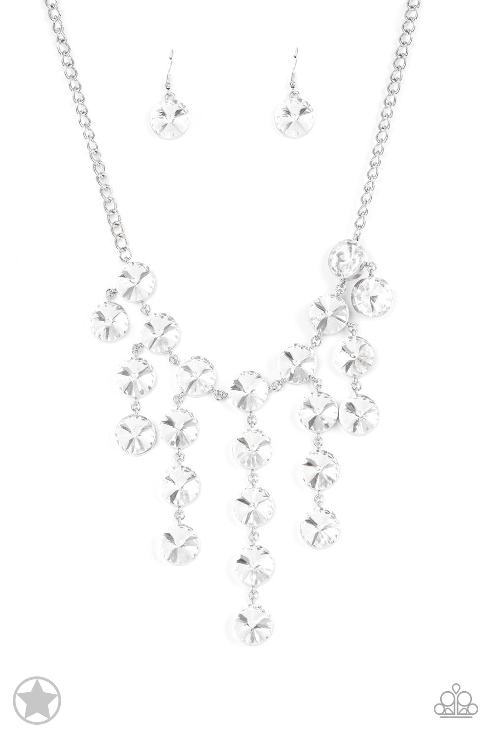 Spotlight Stunner - white - Paparazzi necklace