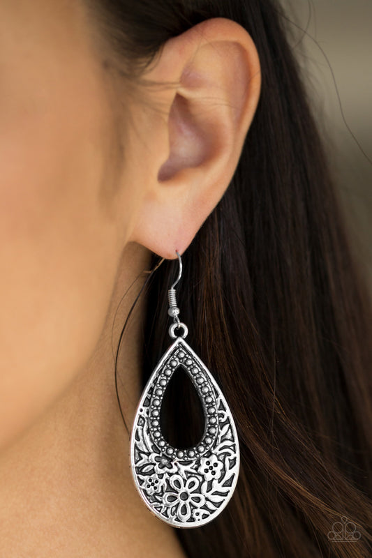 Spring Flinging - silver - Paparazzi earrings