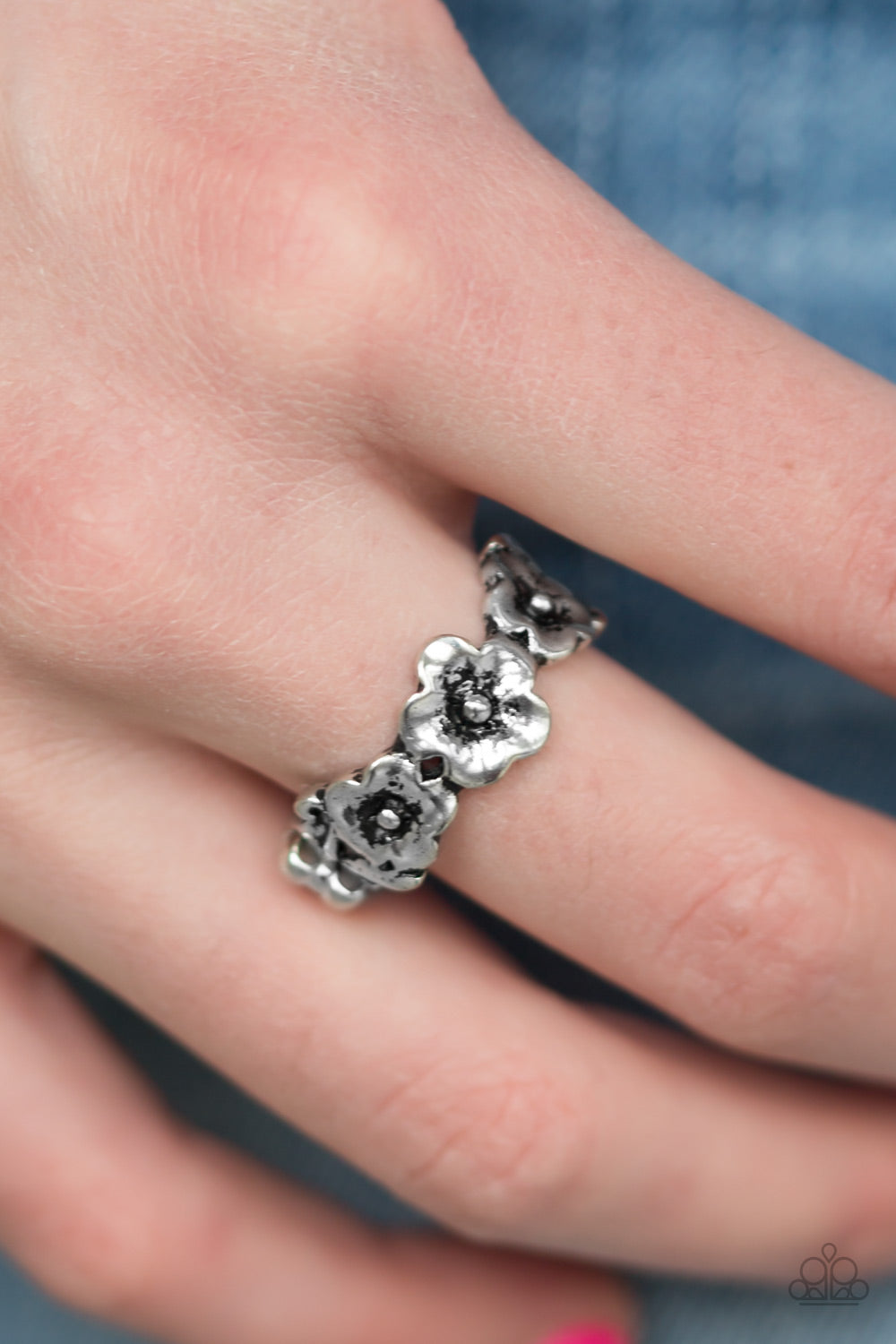 Spring Meadows - silver - Paparazzi ring