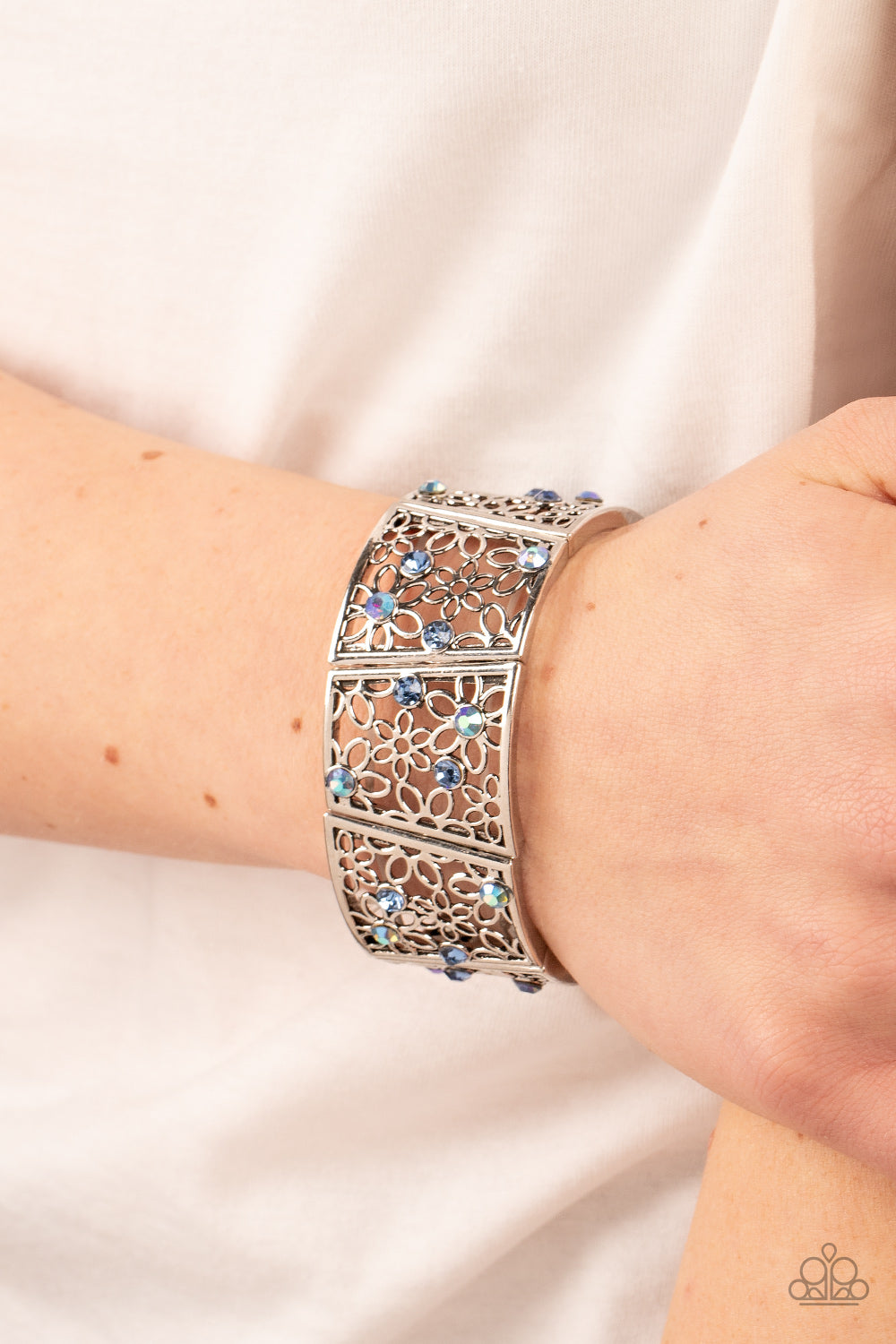 Spring Greetings - blue - Paparazzi bracelet