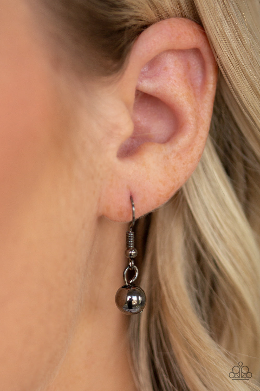 Stage Stunner - black - Paparazzi necklace