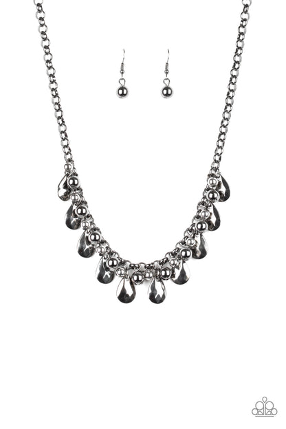 Stage Stunner - black - Paparazzi necklace