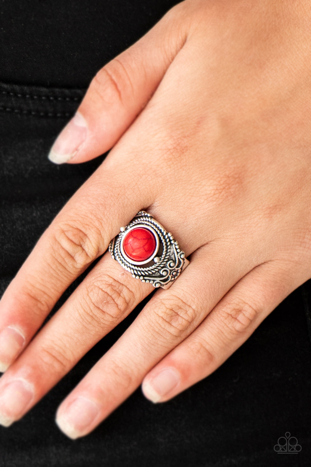Stand Your Ground - red - Paparazzi ring